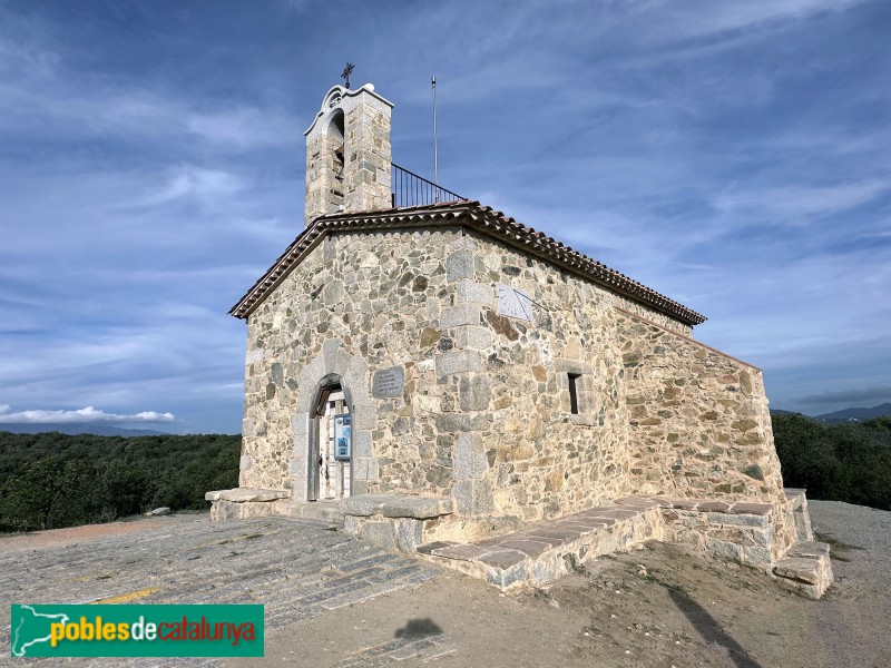 Llinars del Vallès - Ermita de Sant Sebastià de Puigpedrós (Foto: Albert Esteves, 2023) Llinars del Vallès - Ermita de Sant Sebastià de Puigpedrós