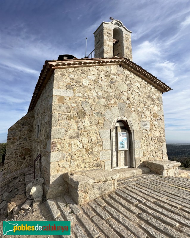 Llinars del Vallès - Ermita de Sant Sebastià de Puigpedrós (Foto: Albert Esteves, 2023) Llinars del Vallès - Ermita de Sant Sebastià de Puigpedrós
