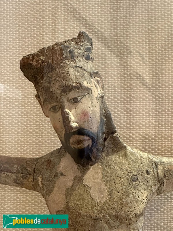 Museu del Monestir de Sant Cugat. Crist del segle XIII (Foto: Albert Esteves, 2023) Museu del Monestir de Sant Cugat. Crist del segle XIII