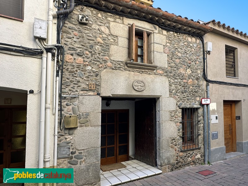 Sant Antoni de Vilamajor - Carrer Vell. Can Masades (Foto: Albert Esteves, 2023) Sant Antoni de Vilamajor - Carrer Vell. Can Masades