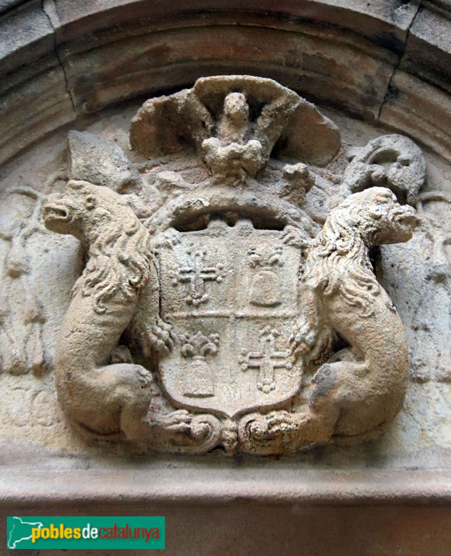 Sant Cugat del Vallès - Palau abacial. Escut de l'abat Llupià (Foto: Albert Esteves, 2023) Sant Cugat del Vallès - Palau abacial. Escut de l'abat Llupià
