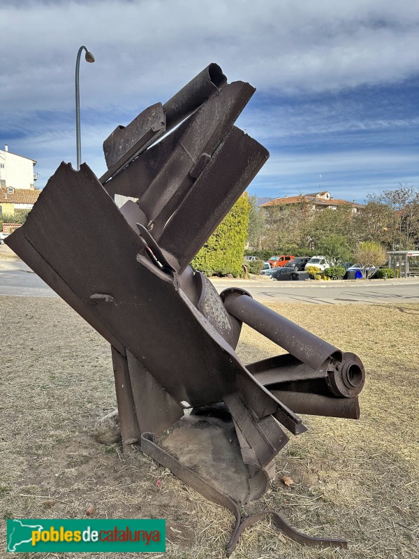 Entre la guerra i la pau (Clay Ellis, 1987) (Foto: Albert Esteves, 2023) Entre la guerra i la pau (Clay Ellis, 1987)