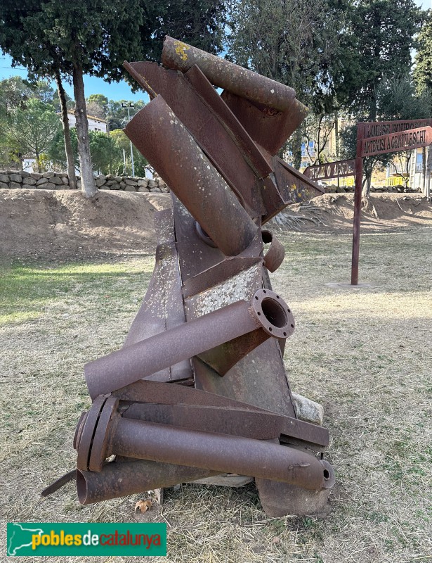 Entre la guerra i la pau (Clay Ellis, 1987) (Foto: Albert Esteves, 2023) Entre la guerra i la pau (Clay Ellis, 1987)