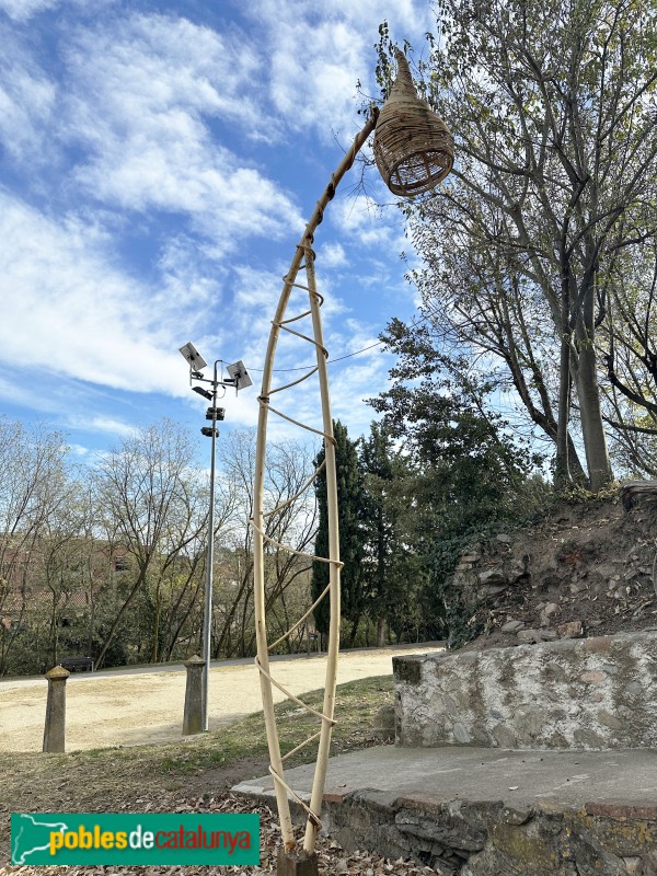 Farola (Raquel Fuentes, 1997) (Foto: Albert Esteves, 2023) Farola (Raquel Fuentes, 1997)