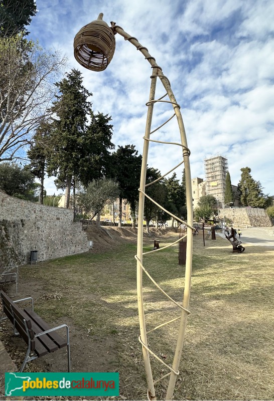 Farola (Raquel Fuentes, 1997) (Foto: Albert Esteves, 2023) Farola (Raquel Fuentes, 1997)