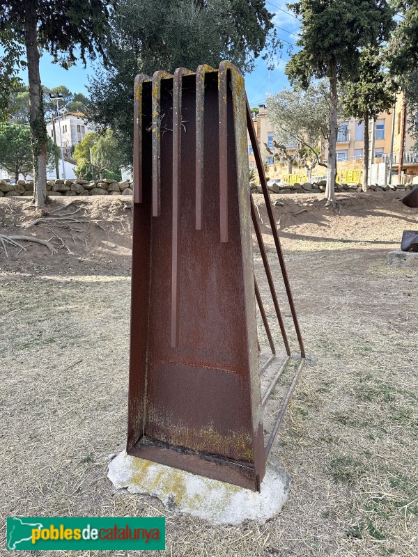 Triangle (Glòria Ortega, 1991) (Foto: Albert Esteves, 2023) Triangle (Glòria Ortega, 1991)