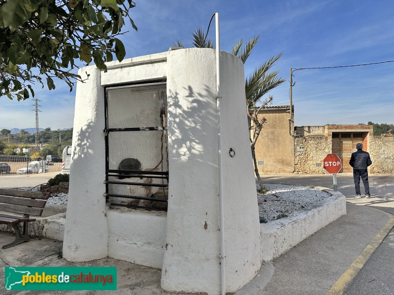 Masdenverge - Pou del poble (Foto: Albert Esteves, 2023) Masdenverge - Pou del poble