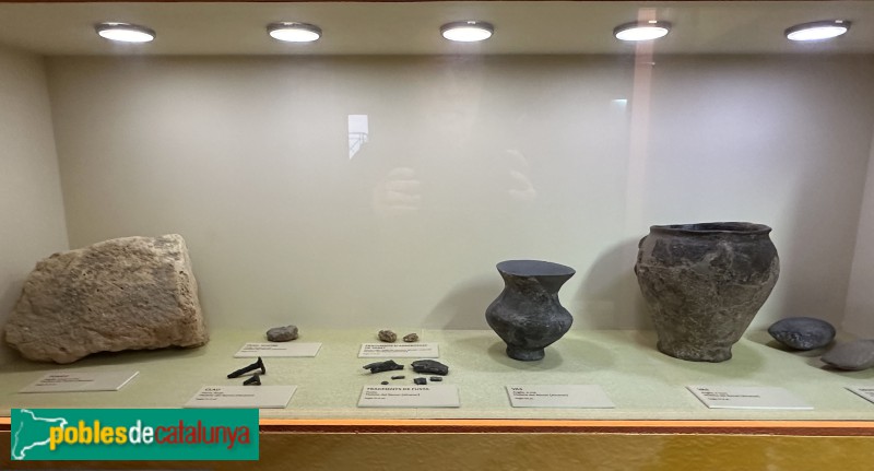 Alcanar - Centre d'Interpretació de la Cultura dels Ibers. Materials procedents de la Moleta del Remei (Foto: Albert Esteves, 2023) Alcanar - Centre d'Interpretació de la Cultura dels Ibers. Materials procedents de la Moleta del Remei