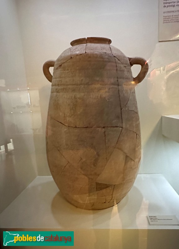 Alcanar - Centre d'Interpretació de la Cultura dels Ibers. Àmfora (segle VII-VI aC) (Foto: Albert Esteves, 2023) Alcanar - Centre d'Interpretació de la Cultura dels Ibers. Àmfora (segle VII-VI aC)