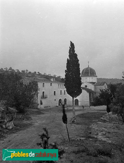 Alcanar - Ermita de la Mare de Déu del Remei (Foto: <i>Francesc Blasi -Arxiu Fotogràfic Centre Excursionista de Catalunya-</i>, 1920-30) Alcanar - Ermita de la Mare de Déu del Remei