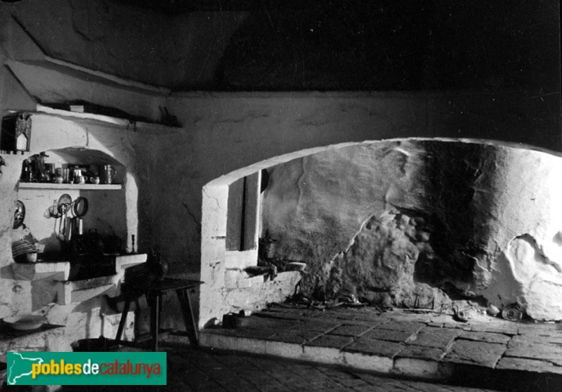 Alcanar - Ermita de la Mare de Déu del Remei. Hostatgeria (Foto: <i>Francesc Blasi -Arxiu Fotogràfic Centre Excursionista de Catalunya-</i>, 1920-30) Alcanar - Ermita de la Mare de Déu del Remei. Hostatgeria