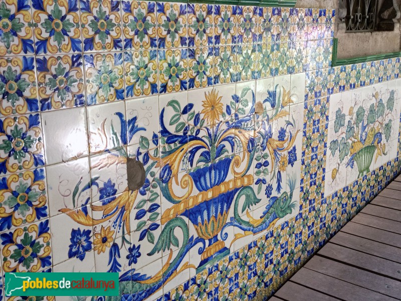 Barcelona - Casa de l'Ardiaca. Mosaics noucentistes (Foto: Anna Corcoll, 2023) Barcelona - Casa de l'Ardiaca. Mosaics noucentistes