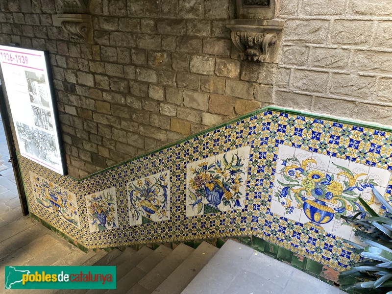 Barcelona - Casa de l'Ardiaca. Mosaics noucentistes (Foto: Albert Esteves, 2019) Barcelona - Casa de l'Ardiaca. Mosaics noucentistes