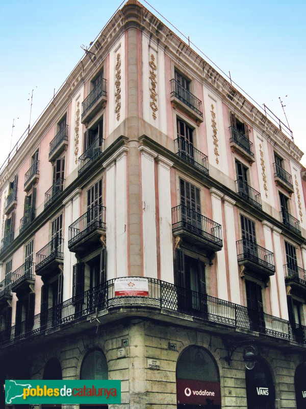 Barcelona - Pi, 13 / Portaferrissa, 34 (Foto: Albert Esteves, 2007) Barcelona - Pi, 13 / Portaferrissa, 34