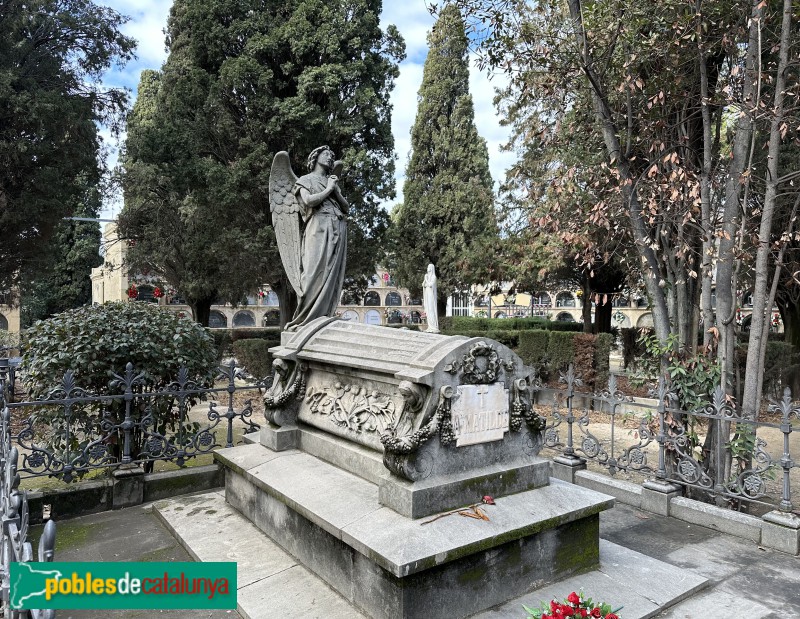 Vilafranca del Penedès - Cementiri. Sepulcre Eugeni d'Ors (A Matilde)