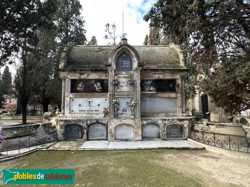 Vilafranca del Penedès - Cementiri. Illa de nínxols