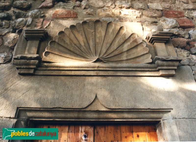 Lliçà d'Amunt - Capella de Santa Justa i Santa Rufina (Foto: <i>Jordi Contijoch -calaix.gencat.cat-<i>, 2010) Lliçà d'Amunt - Capella de Santa Justa i Santa Rufina