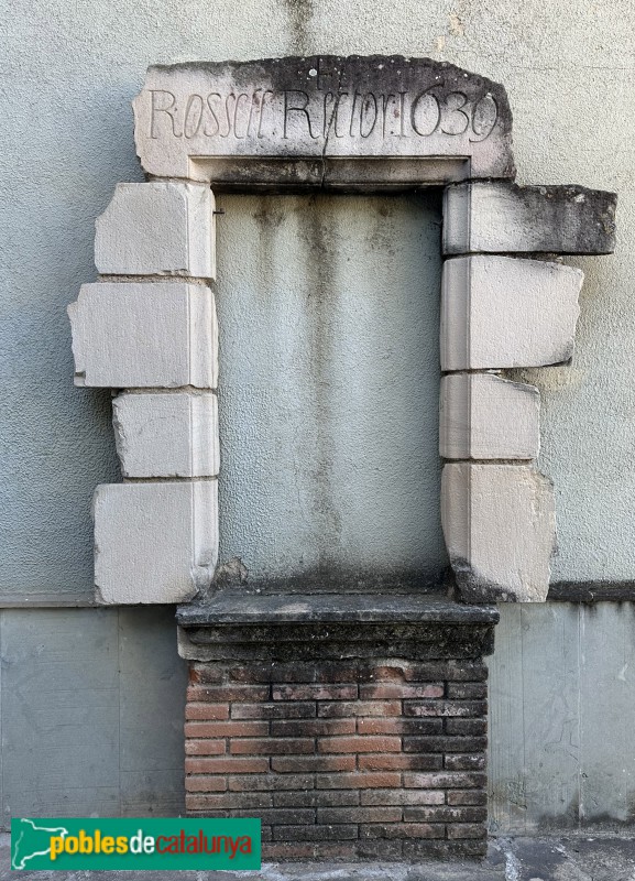 Lliçà d'Amunt - Llinda de l'antiga rectoria (Foto: Albert Esteves, 2024) Lliçà d'Amunt - Llinda de l'antiga rectoria