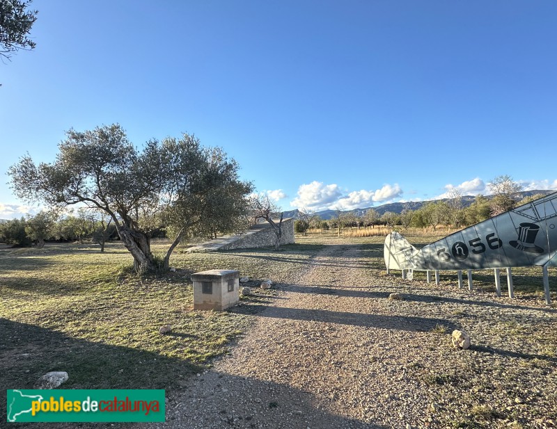 La Sénia - Camp d'Aviació de la Sénia (Foto: Albert Esteves, 2024) La Sénia - Camp d'Aviació de la Sénia