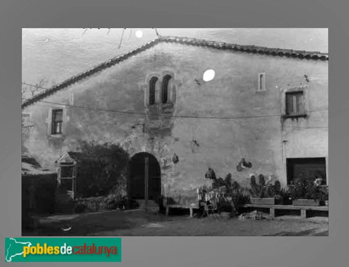 Sant Esteve de Palautordera - Ca l'Estrada (Foto: <i>Montserrat Viader -calaix.gencat.cat-</i>, 1982) Sant Esteve de Palautordera - Ca l'Estrada