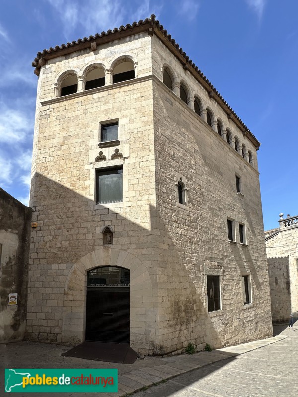 Girona - Pia Almoina. Façana est (Foto: Albert Esteves, 2024) Girona - Pia Almoina. Façana est