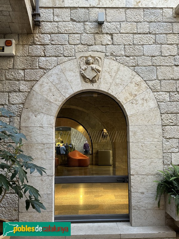 Girona - La Fontana d'Or (Foto: Albert Esteves, 2024) Girona - La Fontana d'Or