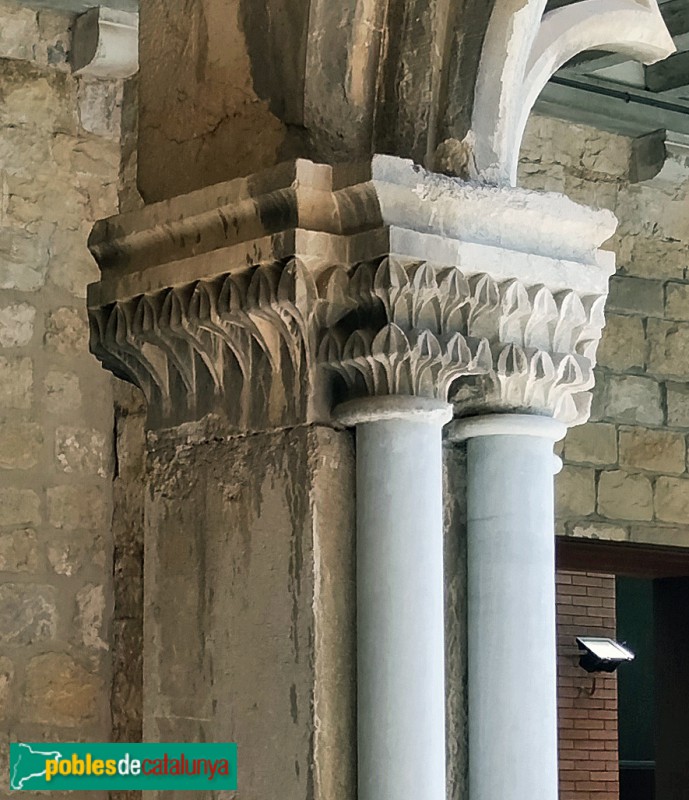 Girona - Convent de Sant Domènec. Claustre (Foto: <i>Enric</i>, 2022) Girona - Convent de Sant Domènec. Claustre