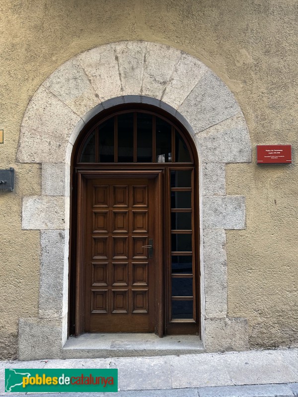 Girona - Palau Caramany. Façana lateral (Foto: Albert Esteves, 2024) Girona - Palau Caramany. Façana lateral