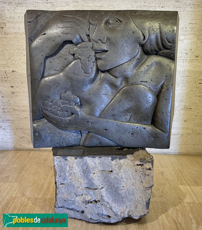 Sant Sadurní d'Anoia - Caves Freixenet. <i>Baco</i> (Pep Codó, 1990) (Foto: Albert Esteves, 2024) Sant Sadurní d'Anoia - Caves Freixenet. <i>Baco</i> (Pep Codó, 1990)