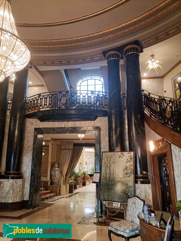 Barcelona - Hotel Ritz. Entrada (Foto: Anna Corcoll, 2024) Barcelona - Hotel Ritz. Entrada