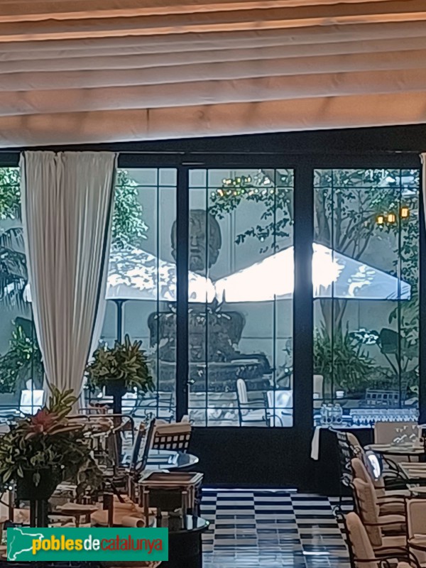 Barcelona - Hotel Ritz. Antic jardí (Foto: Anna Corcoll, 2024) Barcelona - Hotel Ritz. Antic jardí