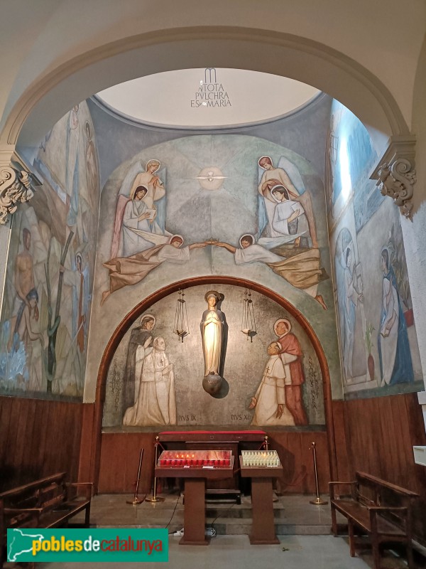 Barcelona - Església de Betlem. Capella de la Verge. Pintures de Llucià Navarro i escultura de Tomàs Bel (Foto: Anna Corcoll, 2024) Barcelona - Església de Betlem. Capella de la Verge. Pintures de Llucià Navarro i escultura de Tomàs Bel