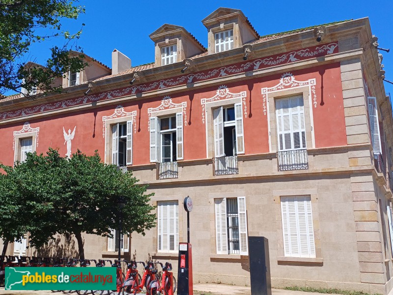 Barcelona - Parc de la Ciutadella - Palau del Governador. Façana lateral (Foto: Sergi Suárez, 2024) Barcelona - Parc de la Ciutadella - Palau del Governador. Façana lateral