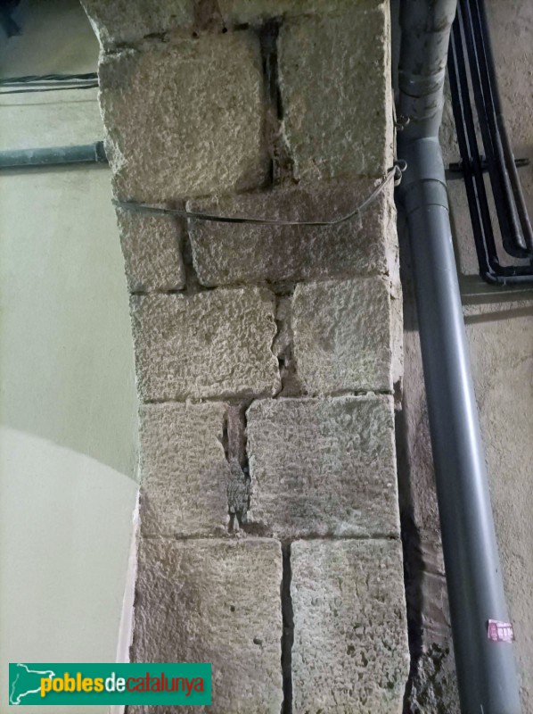 Barcelona - Arc del carrer Pou de l'Estanc (Foto: Jordi Roca, 2024) Barcelona - Arc del carrer Pou de l'Estanc