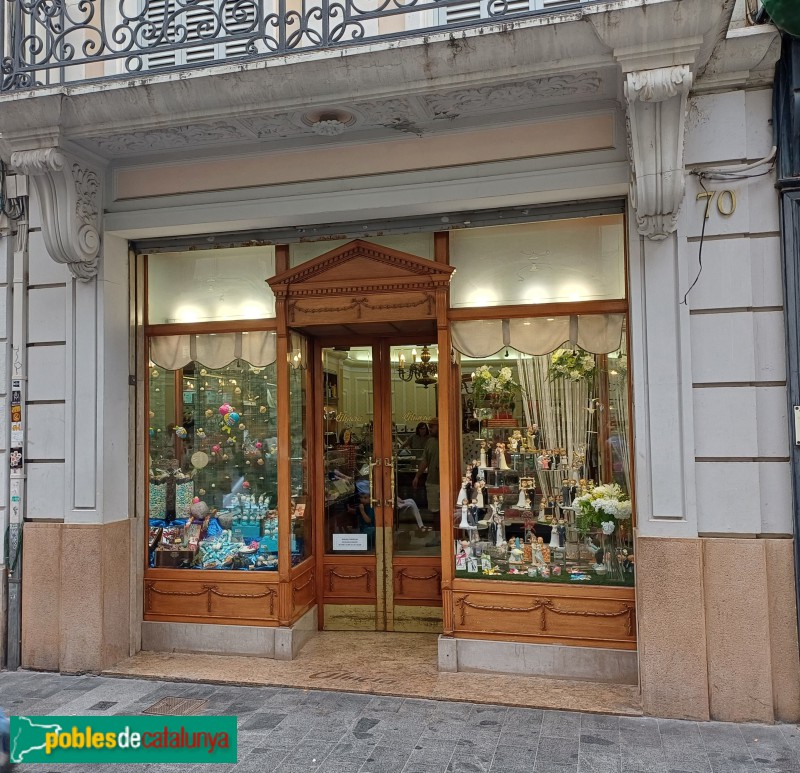 Badalona - Carrer del Mar, 70. Bomboneria Almera