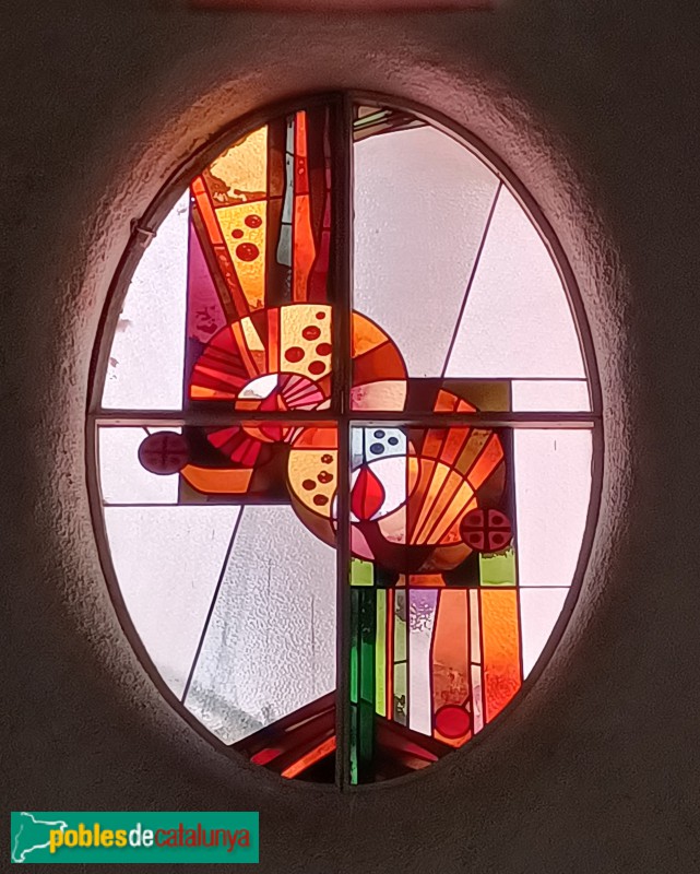 Barcelona - Església de Sant Medir. Vitrall (Foto: Anna Corcoll, 2024) Barcelona - Església de Sant Medir. Vitrall
