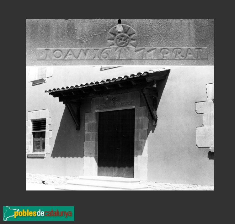 Tona - Cal Gravat (Foto: <i>Alba Erra -calaix.gencat.cat-</i>, 1991) Tona - Cal Gravat