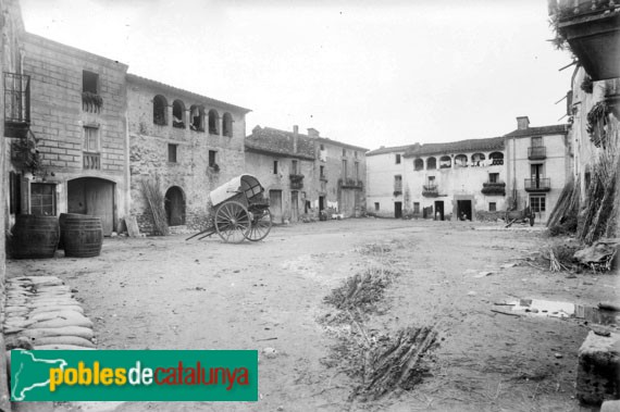 Bescanó - La Plaça (Foto: (INSPAI - Fons Valentí Fargnoli, inicis segle XX) Bescanó - La Plaça