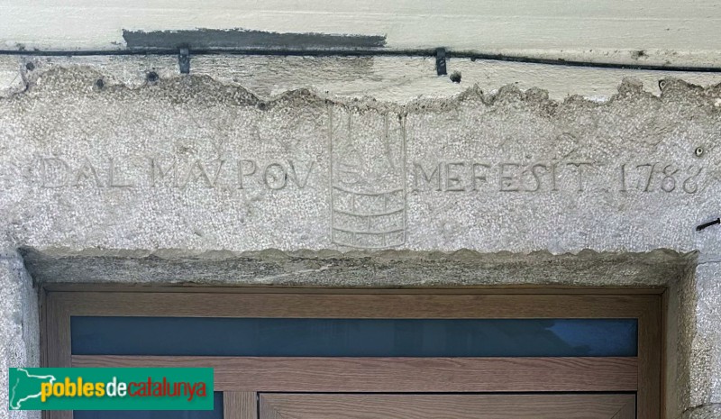 Bescanó - La Plaça. Llinda de 1788 (Foto: Albert Esteves, 2024) Bescanó - La Plaça. Llinda de 1788