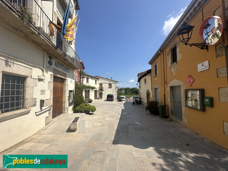 Aiguaviva - La Plaça (Foto: Albert Esteves, 2024) Aiguaviva - La Plaça