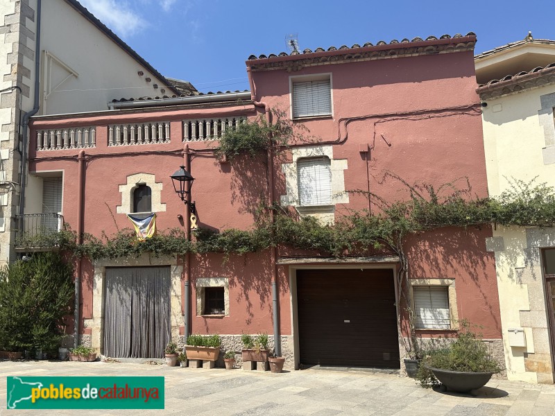 Aiguaviva - La Plaça. Can Teixidor (Foto: Albert Esteves, 2024) Aiguaviva - La Plaça. Can Teixidor