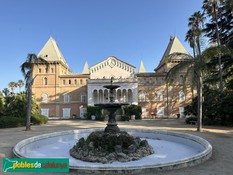 Cambrils - Parc Samà. Casa-palau. Façana posterior (Foto: Albert Esteves, 2024) Cambrils - Parc Samà. Casa-palau. Façana posterior