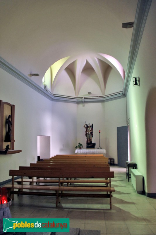 Anglès - Església de Sant Miquel (Foto: Albert Esteves, 2012) Anglès - Església de Sant Miquel
