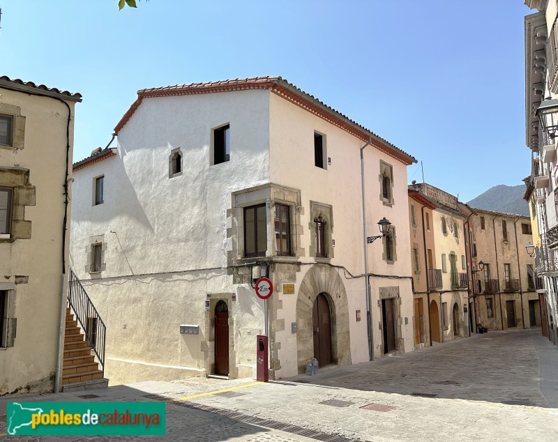 Anglès - Carrer Major (Foto: Albert Esteves, 2024) Anglès - Carrer Major