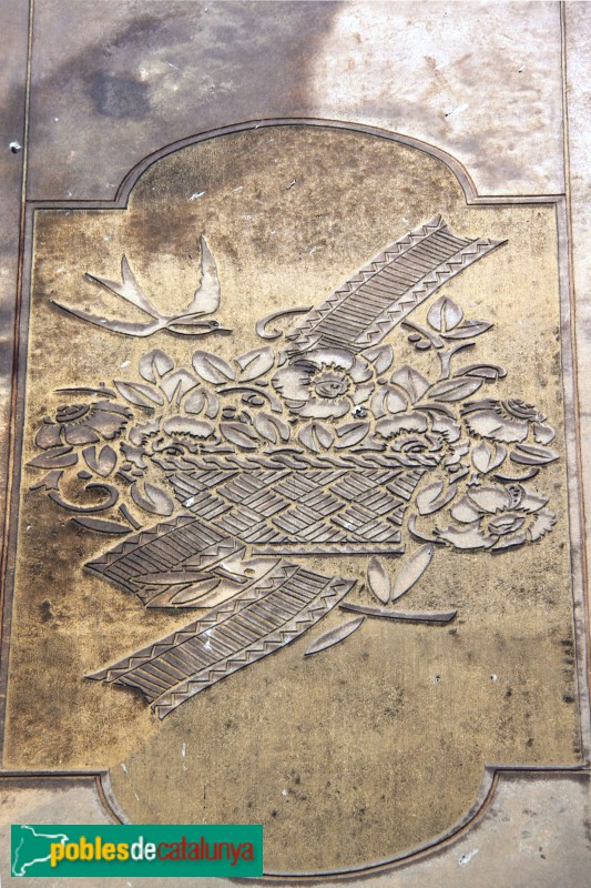 Anglès - Can Cendra (Foto: Albert Esteves, 2012) Anglès - Can Cendra