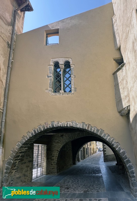 Anglès - Arcada de Can Verdaguer (Foto: Albert Esteves, 2024) Anglès - Arcada de Can Verdaguer