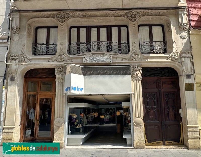 Reus - Carrer LLovera, 19-21 (Casa Tomàs Jordi) (Foto: Albert Esteves, 2024) Reus - Carrer LLovera, 19-21 (Casa Tomàs Jordi)