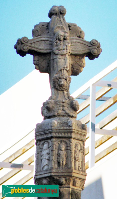 Reus - Creu de la plaça de la Sang (Foto: <i>Santi Gomà CC BY-SA 3.0</i>, 2012) Reus - Creu de la plaça de la Sang