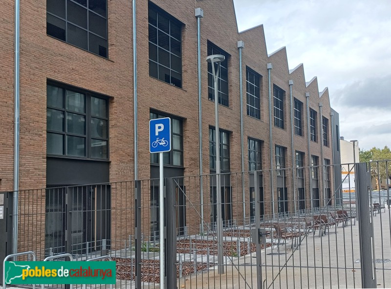 Barcelona - Indústries Deslite. Façana Av. Icària (Foto: Sergi Suárez, 2024) Barcelona - Indústries Deslite. Façana Av. Icària