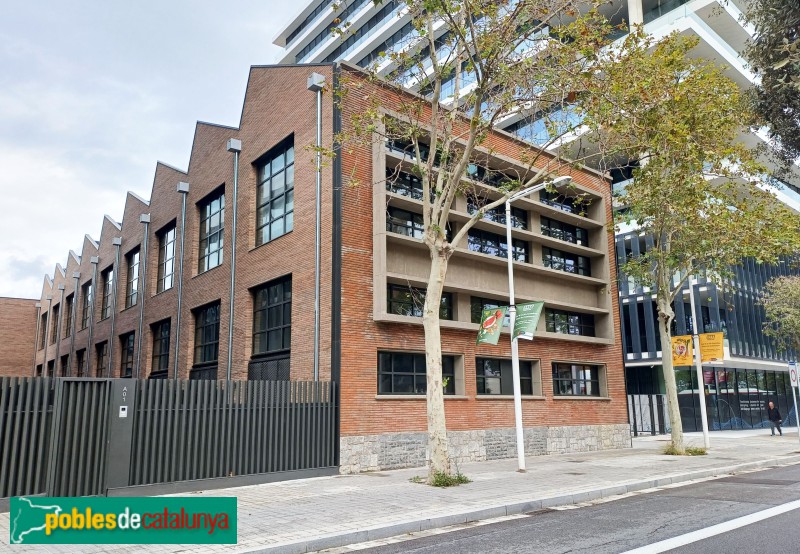 Barcelona - Indústries Deslite. Façana Àvila (Foto: Sergi Suárez, 2024) Barcelona - Indústries Deslite. Façana Àvila